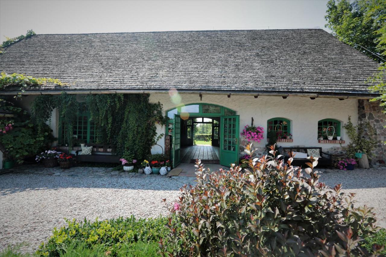 Domy Konesera Trzcin Exterior photo