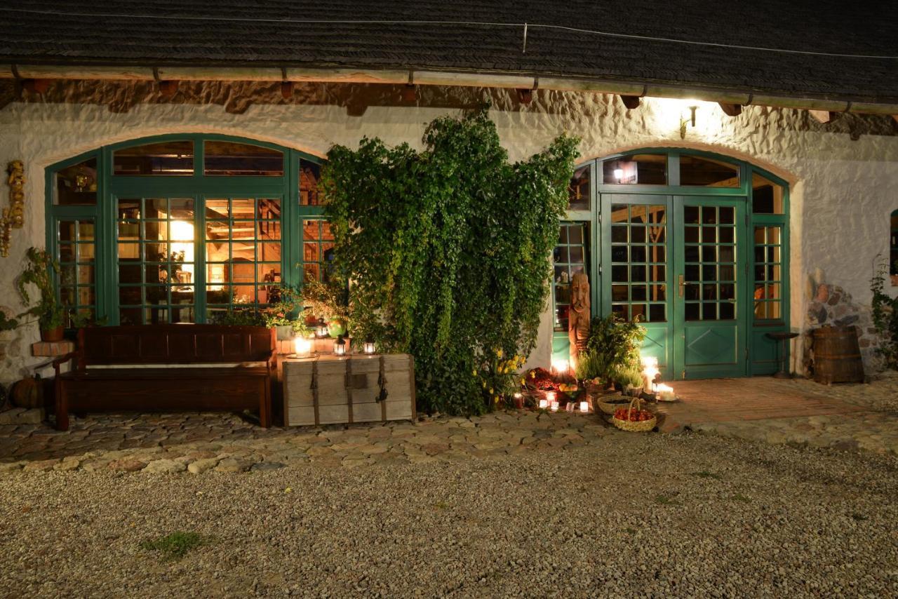 Domy Konesera Trzcin Exterior photo