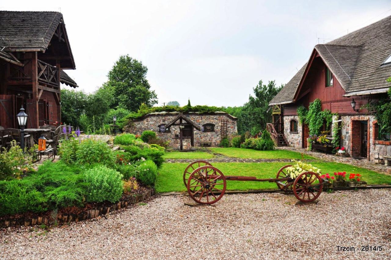 Domy Konesera Trzcin Exterior photo